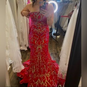 Selling my prom dress! Will not be taking payment other than cashapp & ApplePay